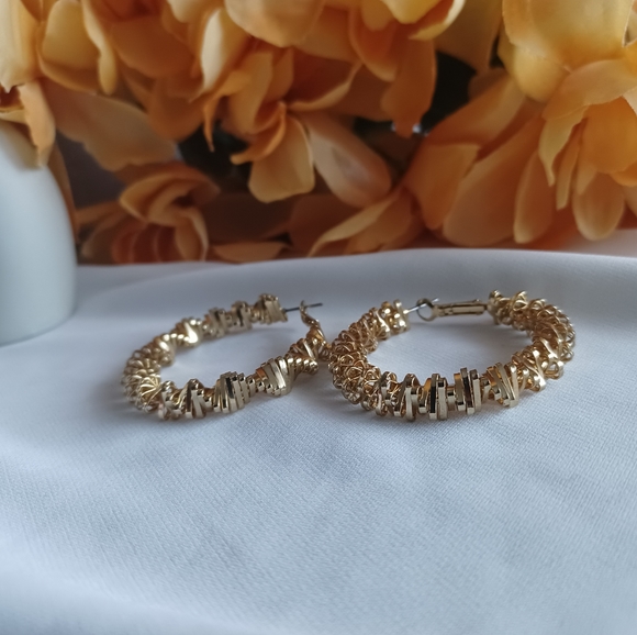 Chunky Spiral Hoops - Picture 12 of 17